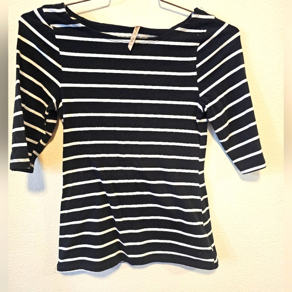 Size Large Heart Hip brand Black & White Stripe T-shirt